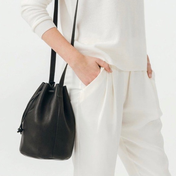 BAGGU Handbags - NWT Baggu Soft Leather Bucket Handbag